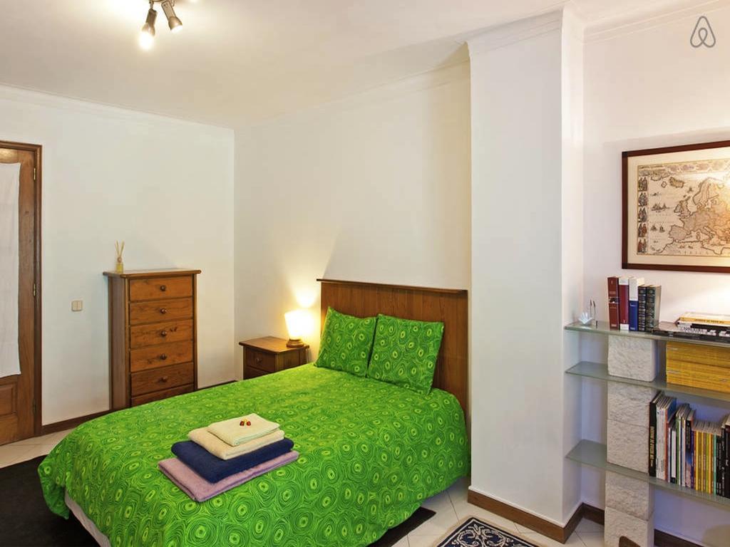 Apartment With Private Garden Порто Екстериор снимка