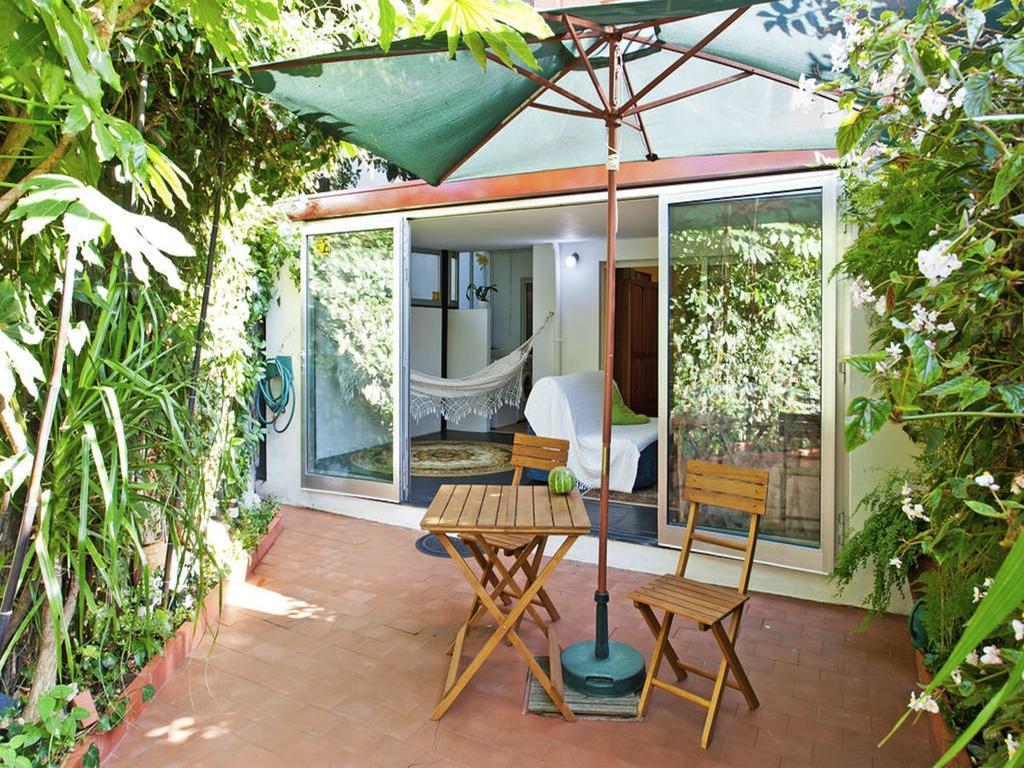 Apartment With Private Garden Порто Екстериор снимка